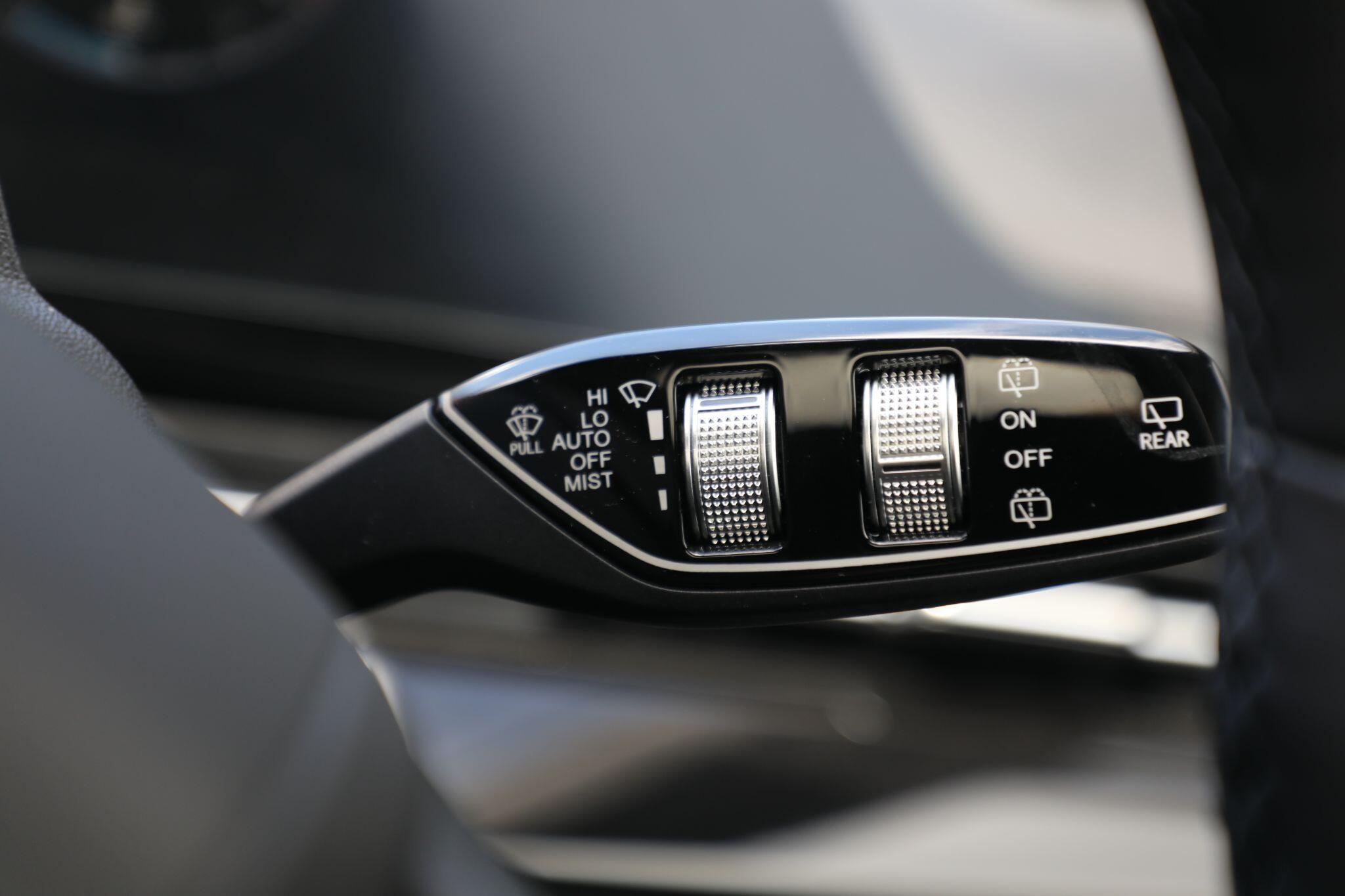 Large vehicle image